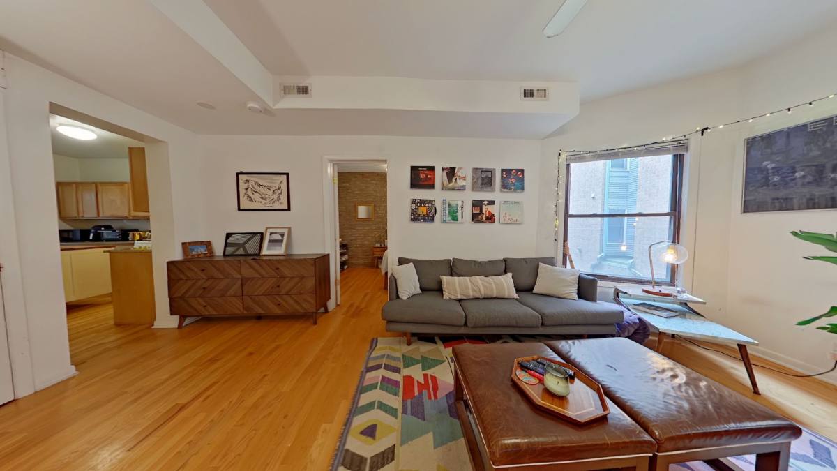 Apartment for rent at 702 W Barry Ave, Chicago, IL 60657