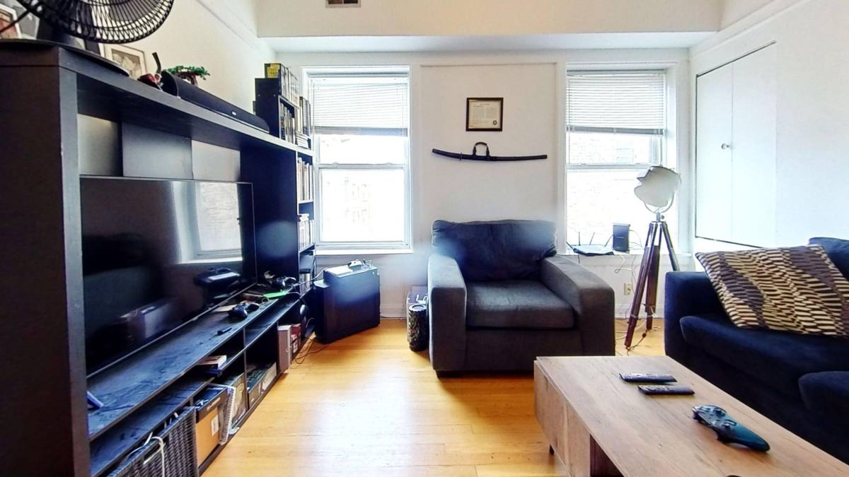 Apartment for rent at 4649 N Malden St, Chicago, IL 60640