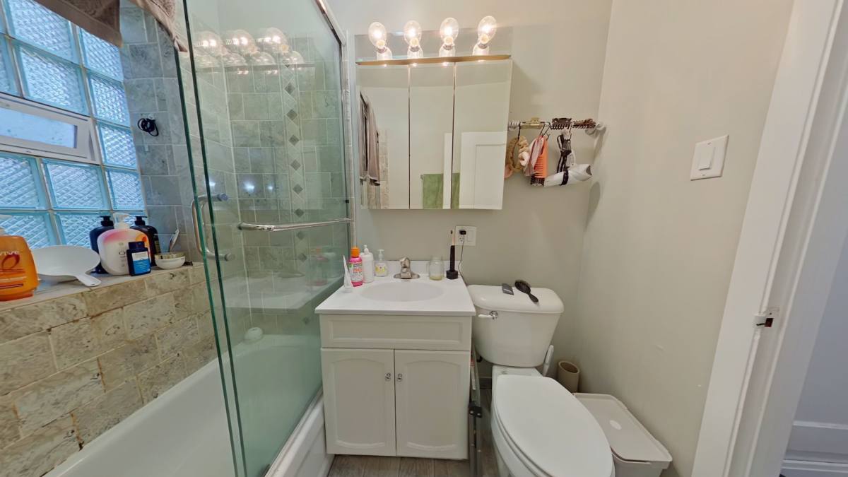 Apartment for rent at 4608-12 N Hermitage Ave, Chicago, IL 60640