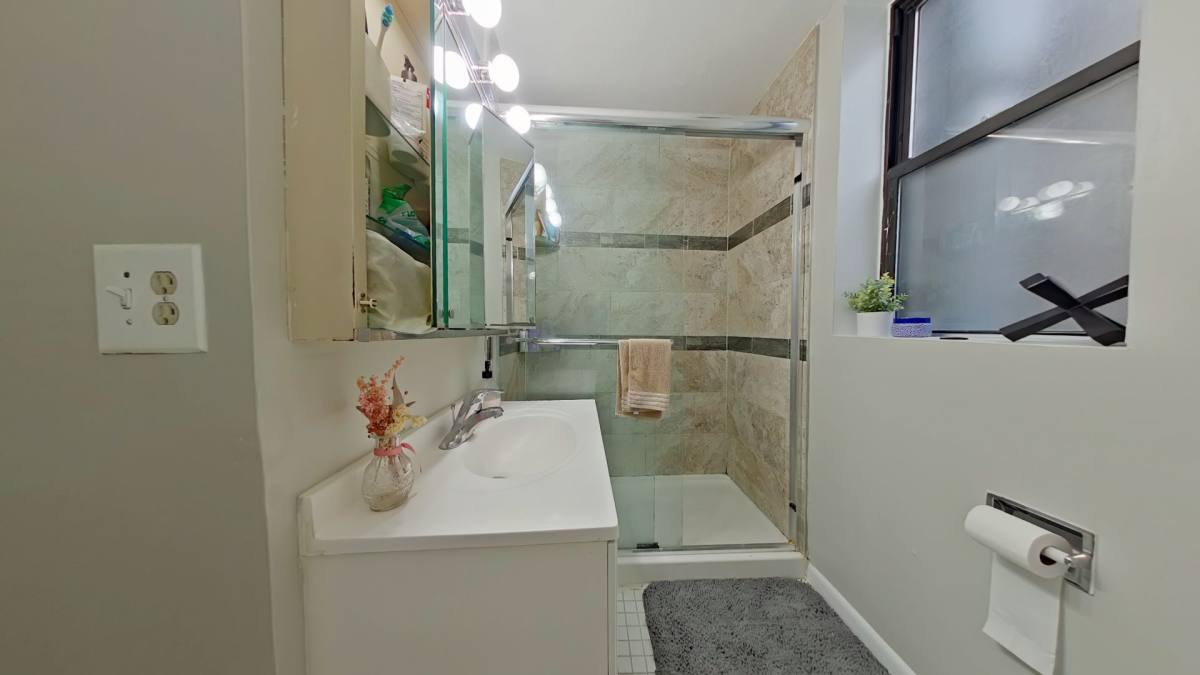Apartment for rent at 3458 N Southport, Chicago, IL 60657