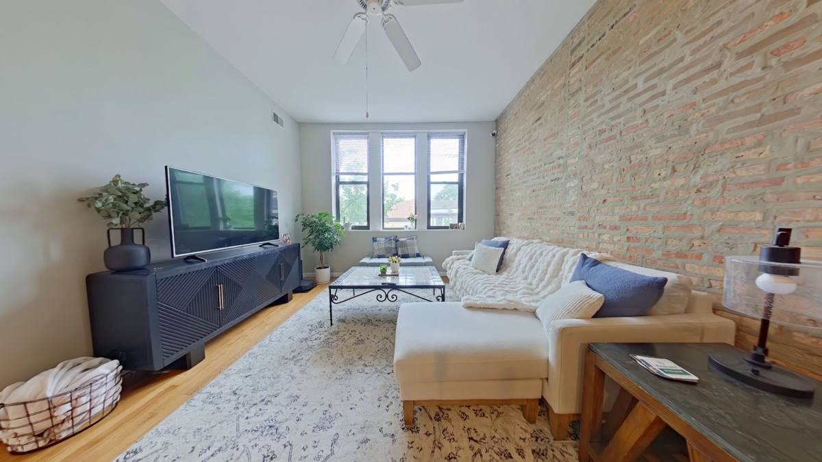 Apartment for rent at 3458 N Southport, Chicago, IL 60657