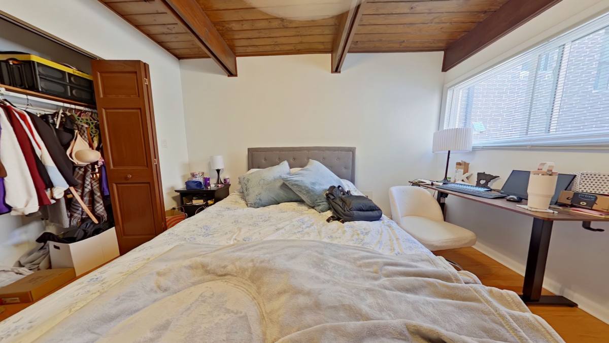 Apartment for rent at 719 W Buckingham Place, Chicago, IL 60657