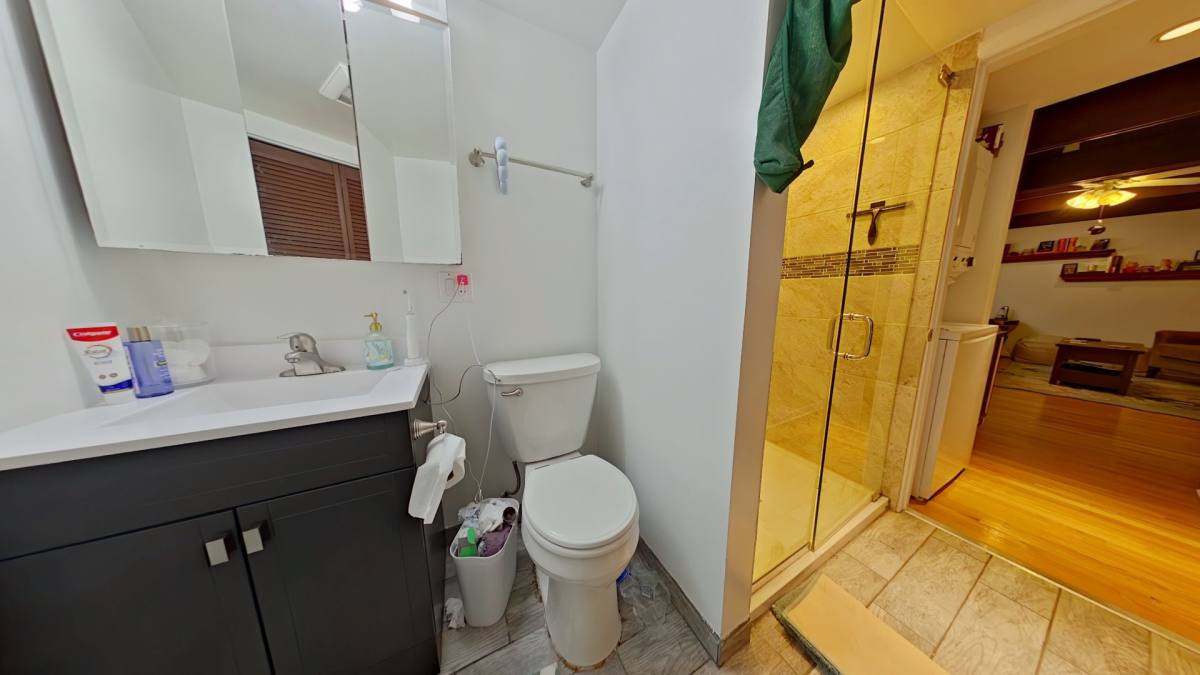 Apartment for rent at 719 W Buckingham Place, Chicago, IL 60657