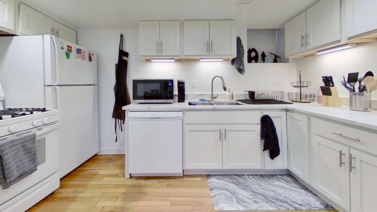 Apartment for rent at 2947 N Racine Ave, Chicago, IL 60657