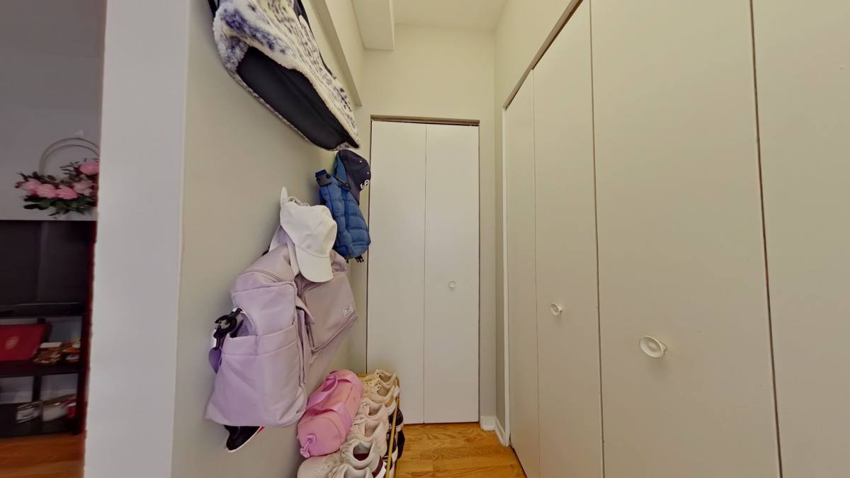 Apartment for rent at 734 W Aldine Ave, Chicago, IL 60657