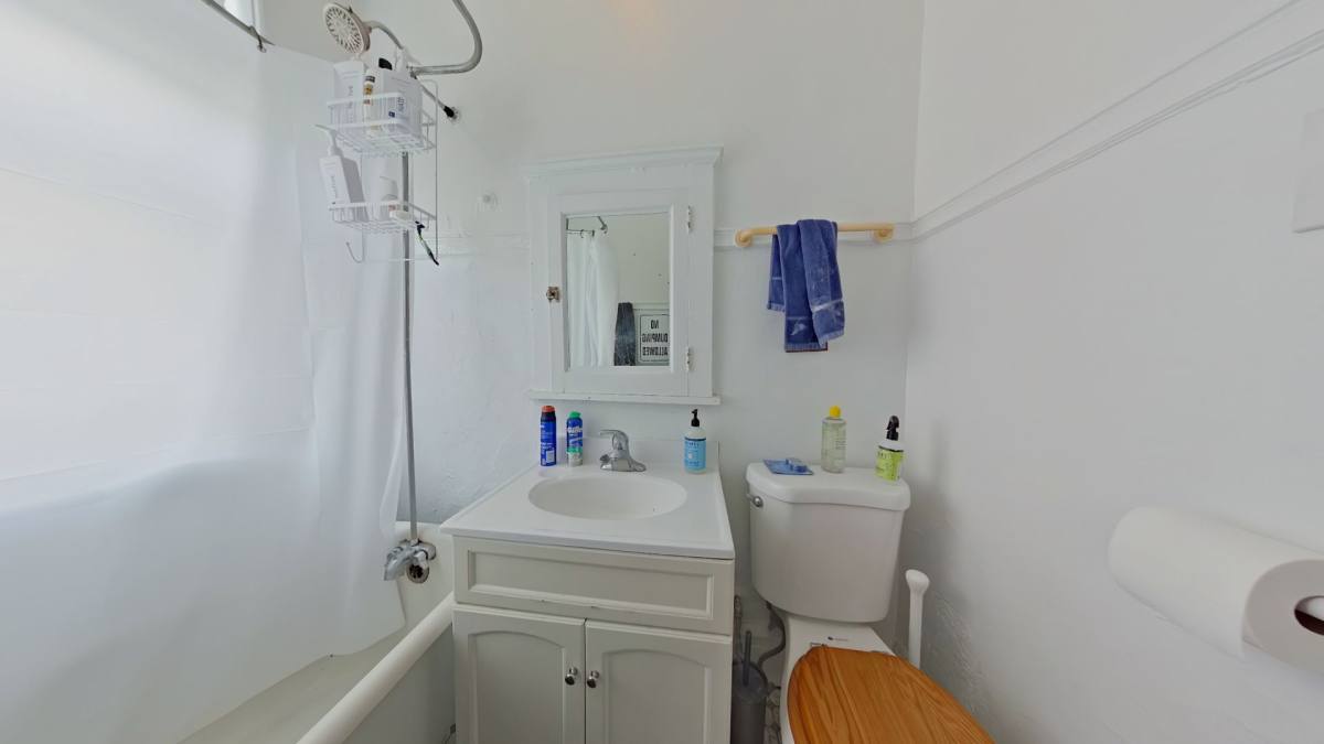 Apartment for rent at 1015 W School, Chicago, IL 60657