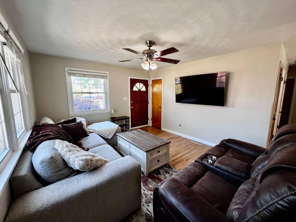 House for rent at 1114 Woodland Terrace Dr, Chesapeake, VA 23323
