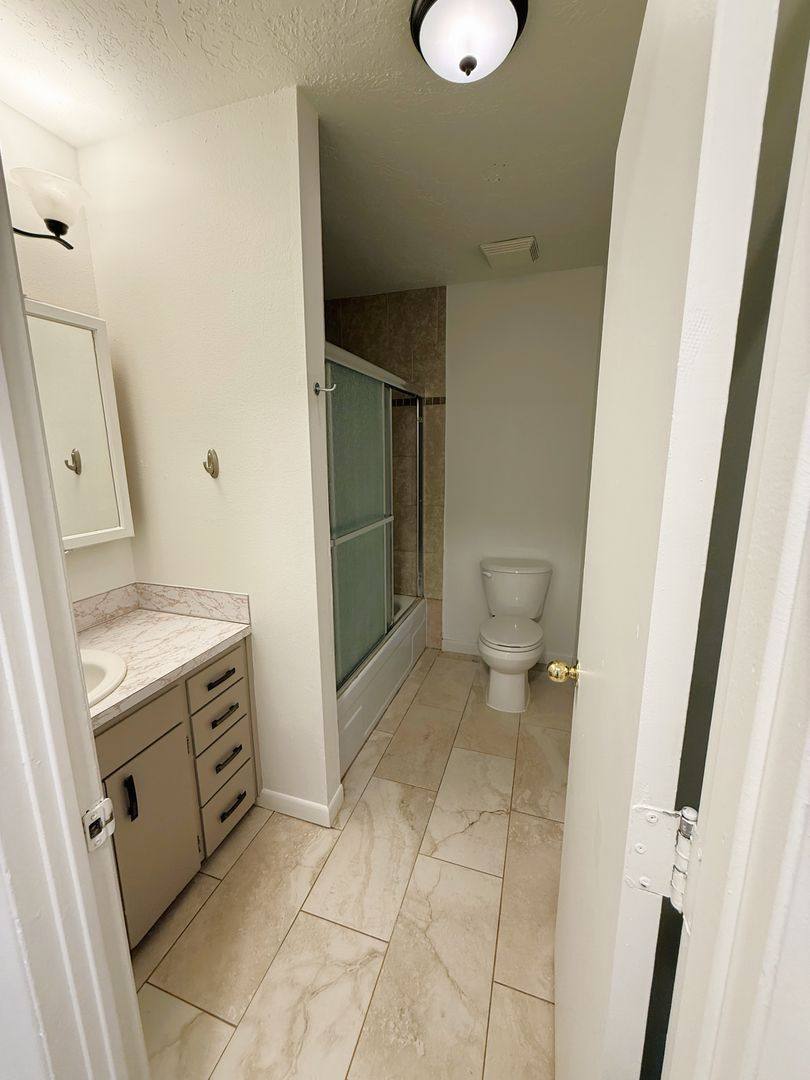 Apartment for rent at 2008 St Johns Blvd, Vancouver, WA 98661