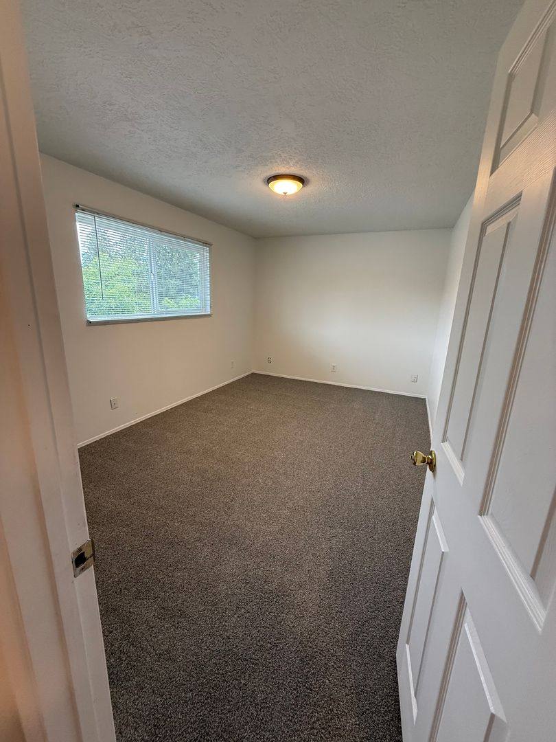 Apartment for rent at 2008 St Johns Blvd, Vancouver, WA 98661
