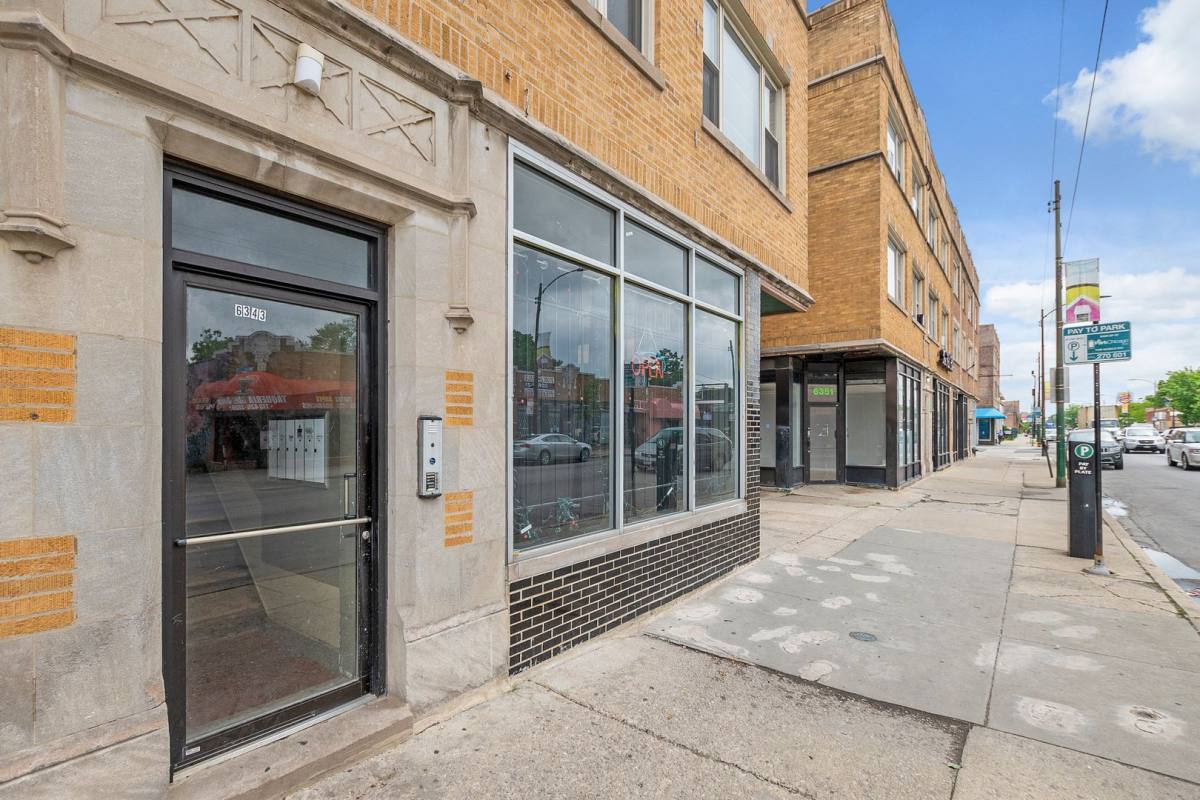 Apartment for rent at 6343-47 S Kedzie Ave, Chicago, IL 60629