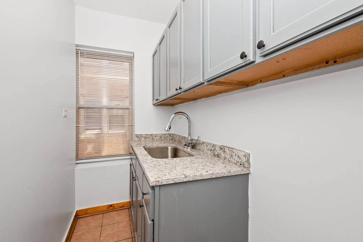 Apartment for rent at 6343-47 S Kedzie Ave, Chicago, IL 60629