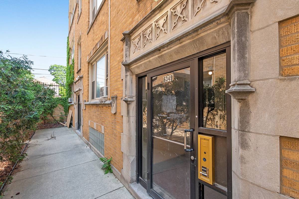 Apartment for rent at 6349 S Kedzie Ave, Chicago, IL 60629