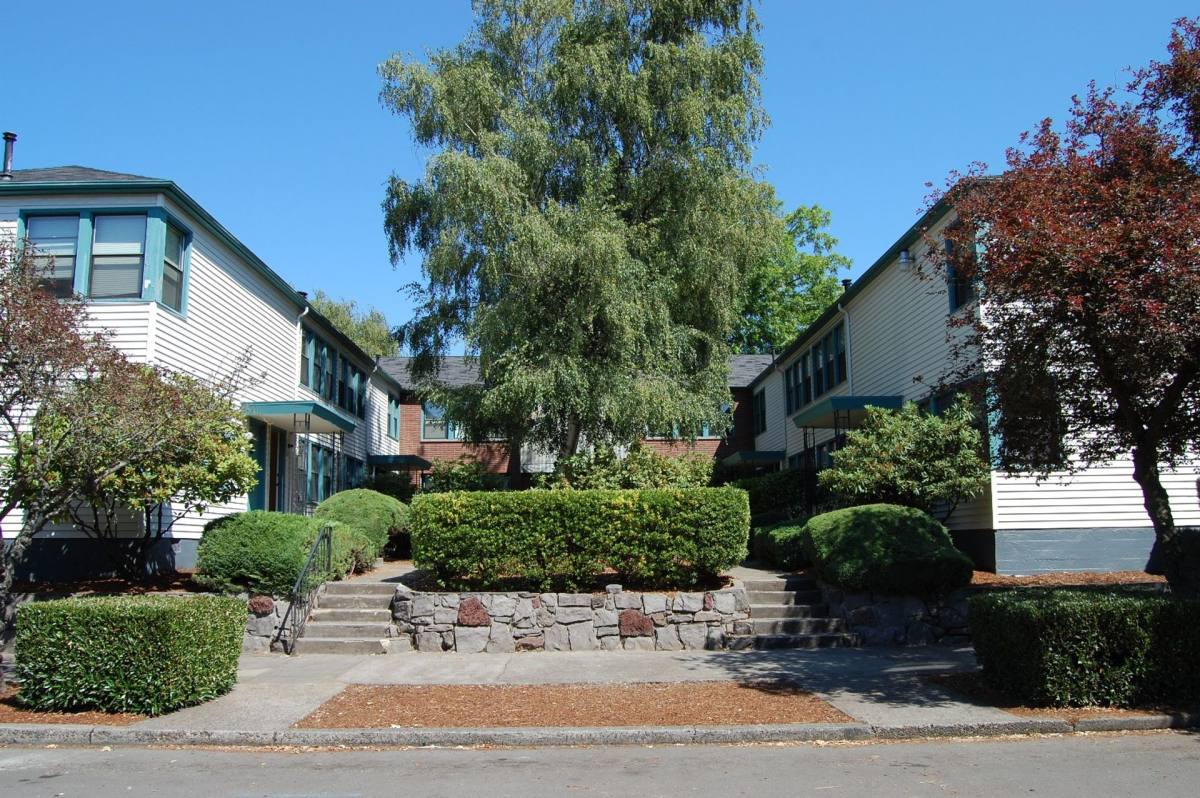 Townhouse for rent at 22-38 NE 17th, Portland, OR 97232
