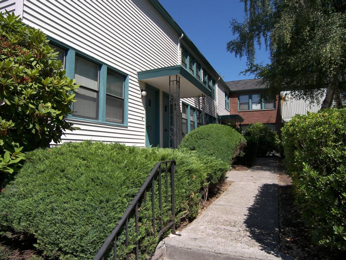 Townhouse for rent at 22-38 NE 17th, Portland, OR 97232