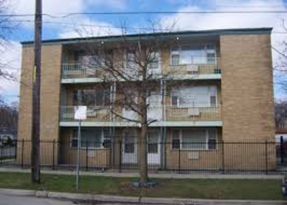 Apartment for rent at 11456 S Hale St, Chicago, IL 60643