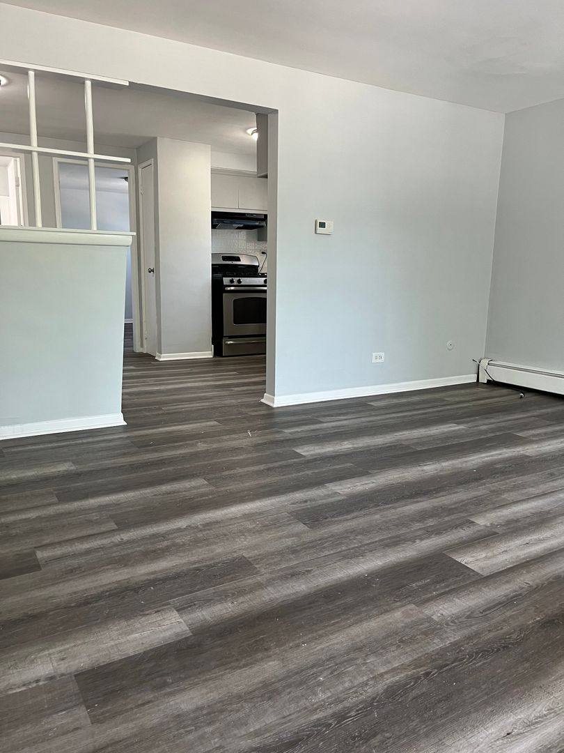 Apartment for rent at 11456 S Hale St, Chicago, IL 60643