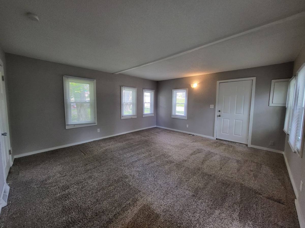 House for rent at 3840 15th St, Des Moines, IA 50313