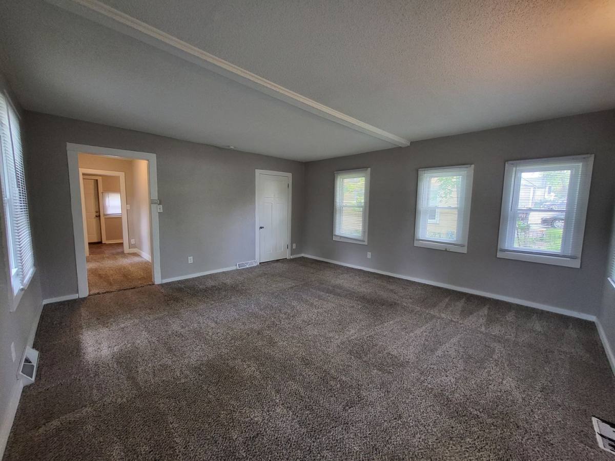 House for rent at 3840 15th St, Des Moines, IA 50313