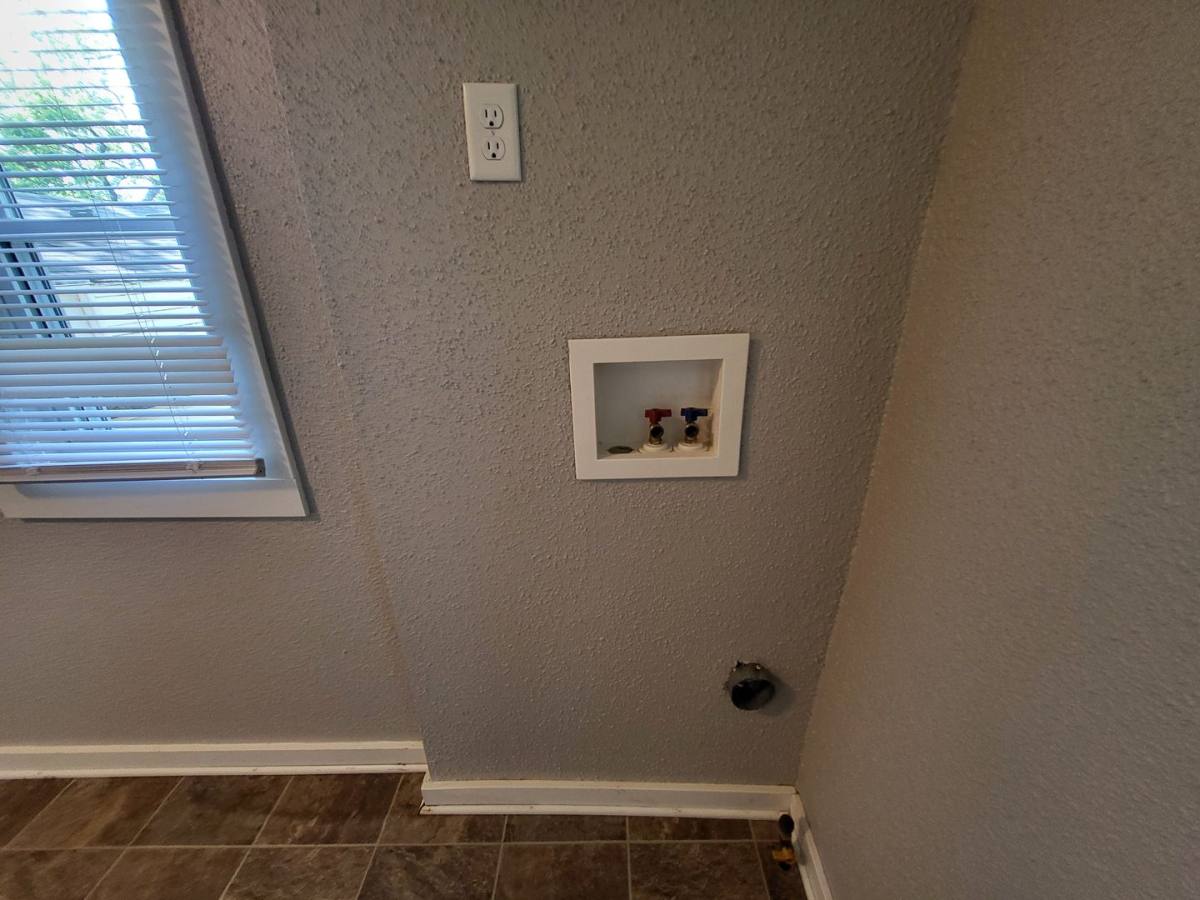 House for rent at 3840 15th St, Des Moines, IA 50313