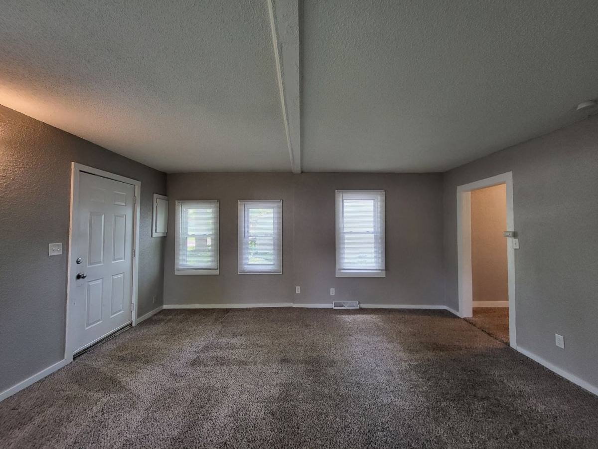 House for rent at 3840 15th St, Des Moines, IA 50313