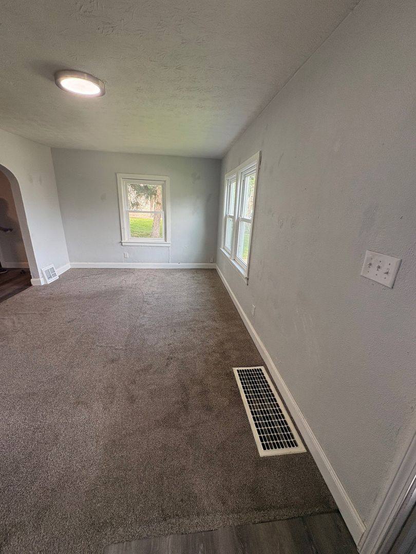 Apartment for rent at 2140 16th St, Parkersburg, WV 26101