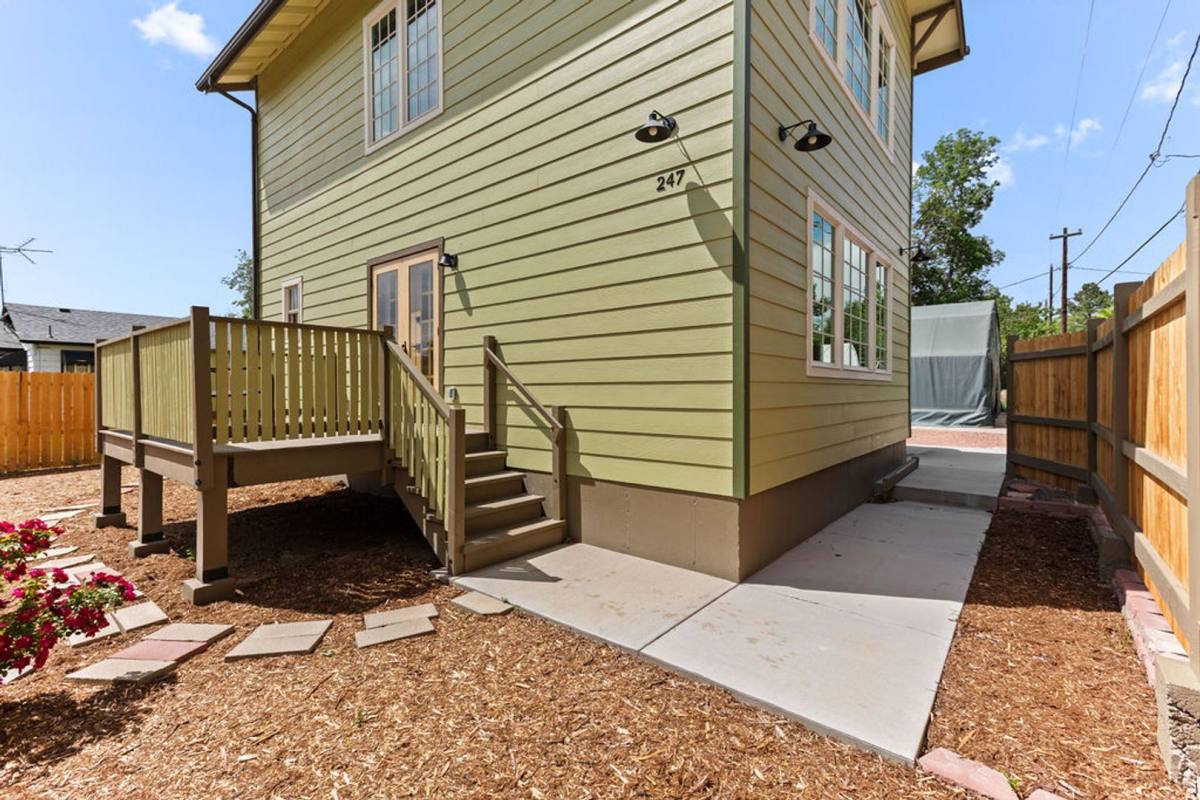 House for rent at 247 W 10th St, Loveland, CO 80537