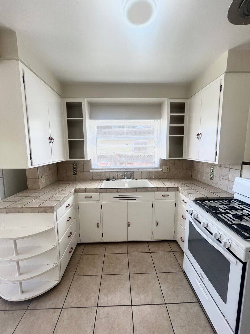 House for rent at 738 Vine St, Paso Robles, CA 93446