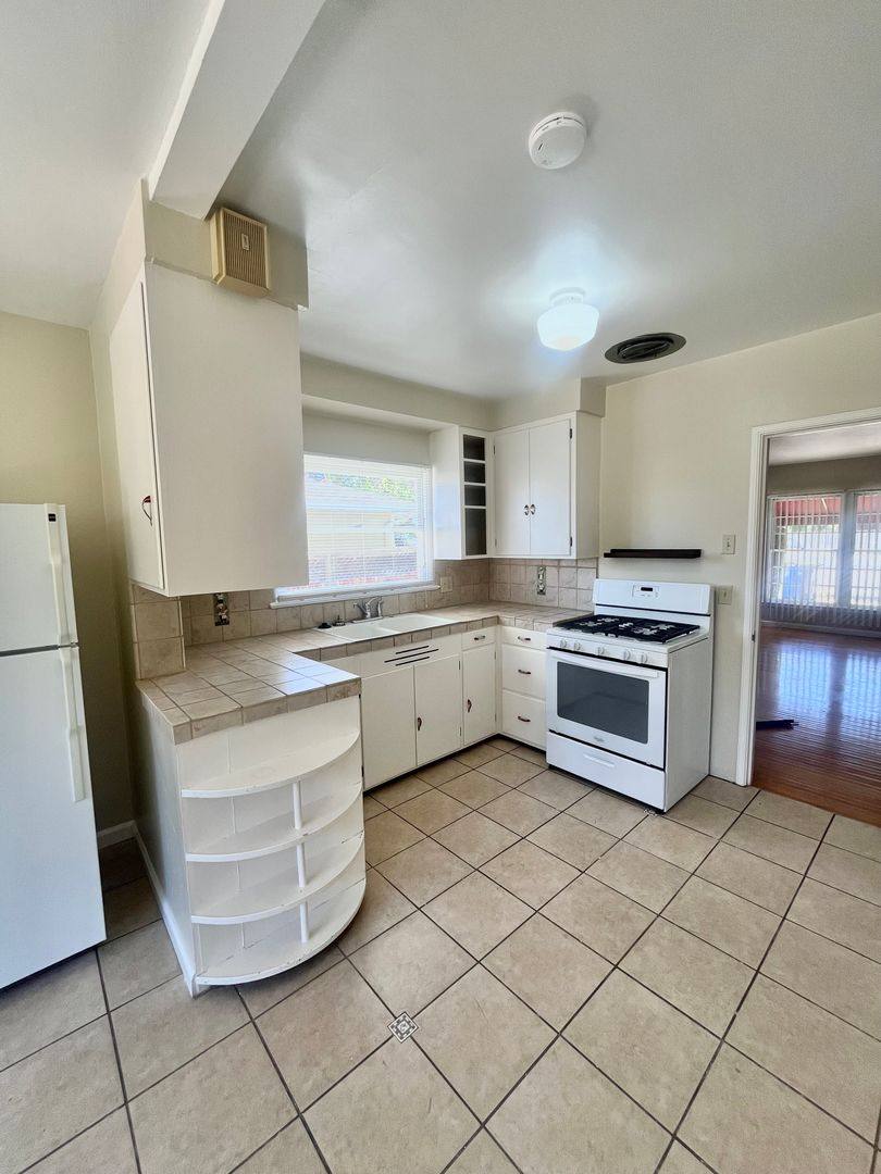 House for rent at 738 Vine St, Paso Robles, CA 93446