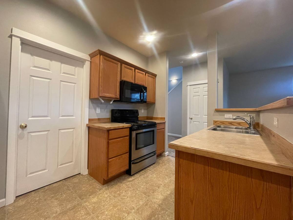 Townhouse for rent at 2614 SW Cascade Mountain Lane, Redmond, OR 97756