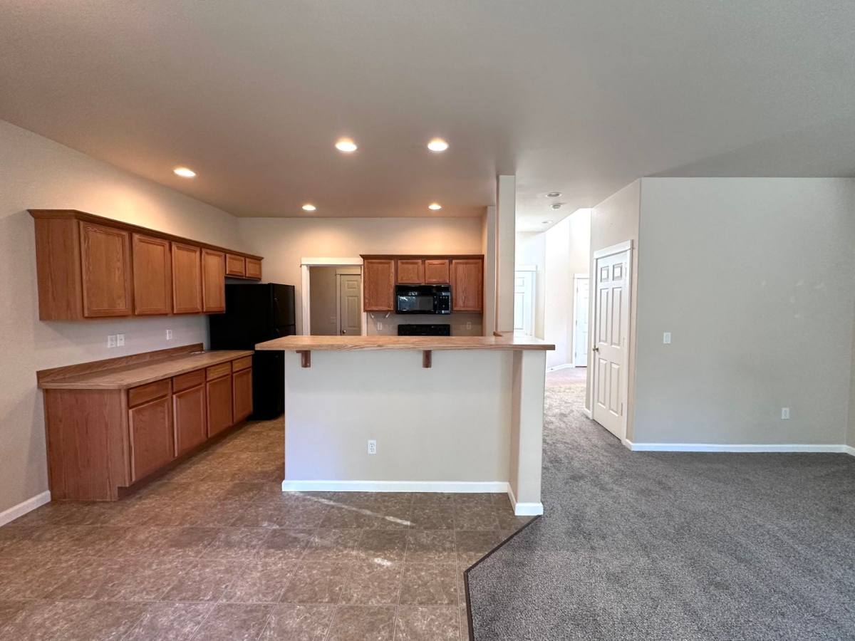 Townhouse for rent at 2614 SW Cascade Mountain Lane, Redmond, OR 97756