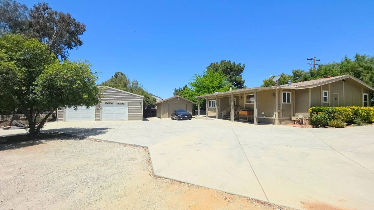 House for rent at 39805 Newport Rd, Hemet, CA 92543