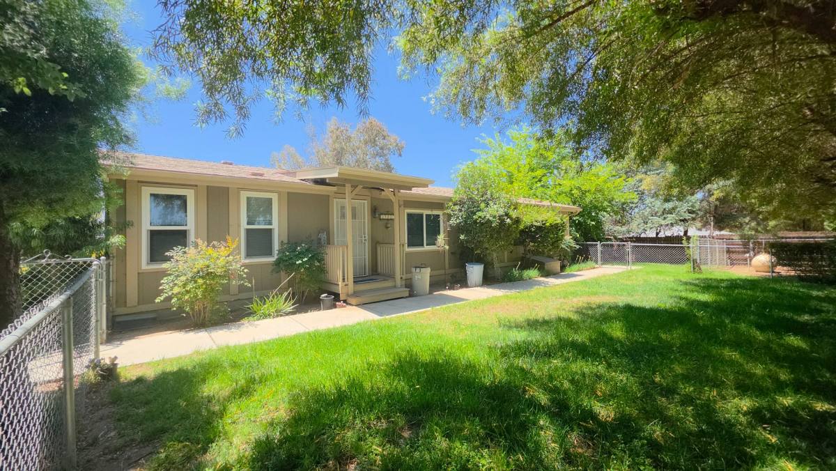 House for rent at 39805 Newport Rd, Hemet, CA 92543