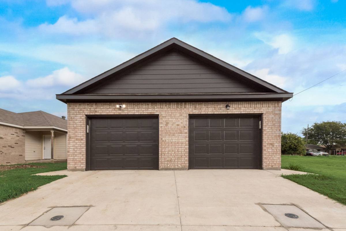 House for rent at 3153 Stag Rd, Dallas, TX 75241