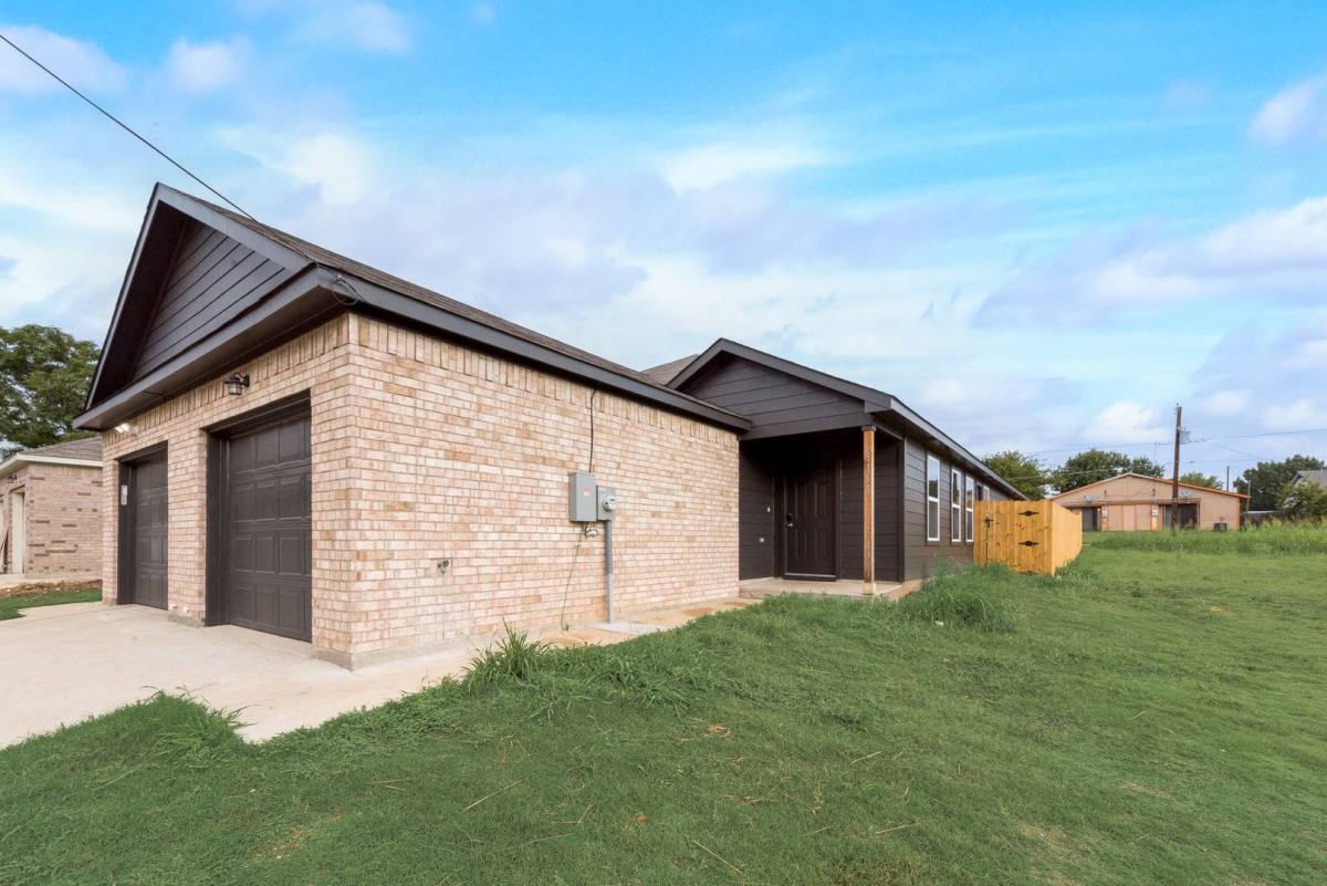 House for rent at 3153 Stag Rd, Dallas, TX 75241