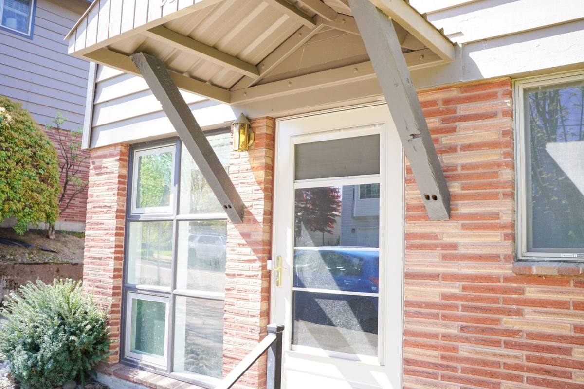 Apartment for rent at 3717 S Corbett Ave, Portland, OR 97239