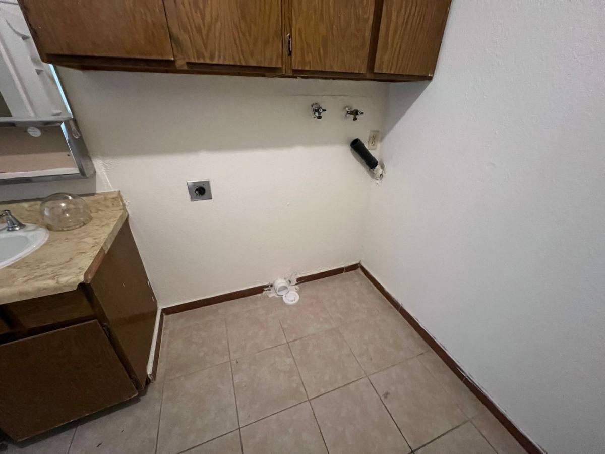 Apartment for rent at 449 S 200 E, Vernal, UT 84078