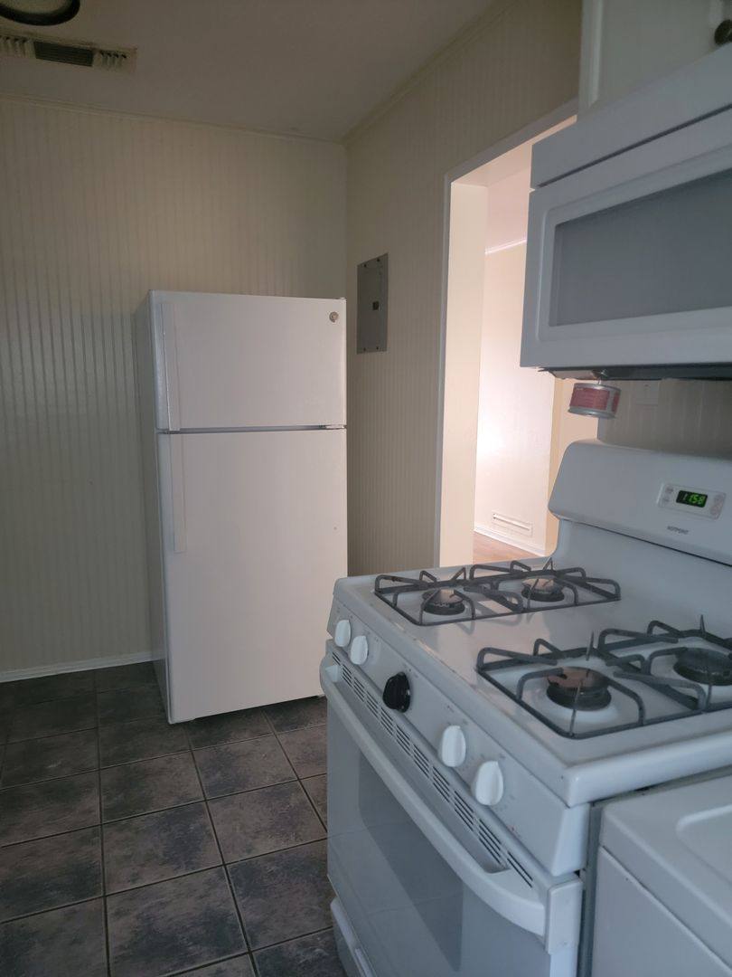 Apartment for rent at 3806 Gilbert Dr, Shreveport, LA 71104