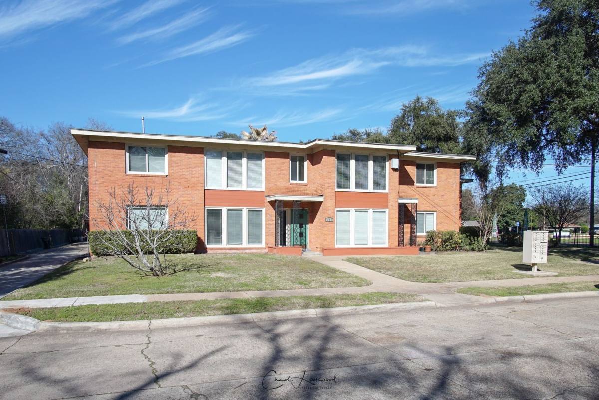 Apartment for rent at 3806 Gilbert Dr, Shreveport, LA 71104