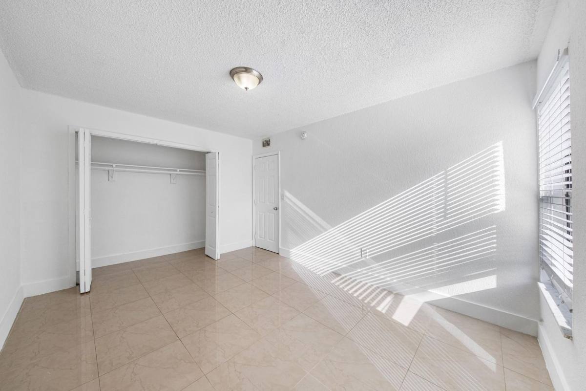 Apartment for rent at 13251 Memorial Highway, Miami, FL 33161