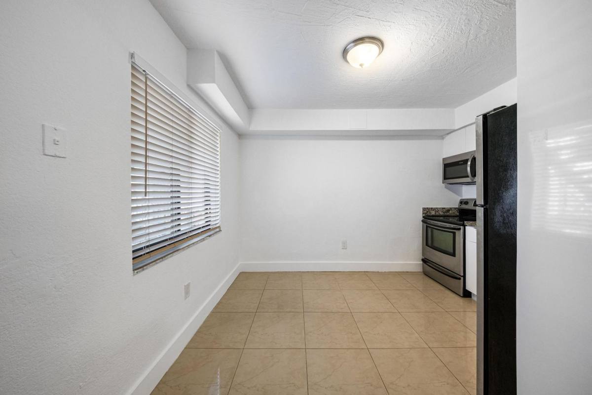 Apartment for rent at 13251 Memorial Highway, Miami, FL 33161