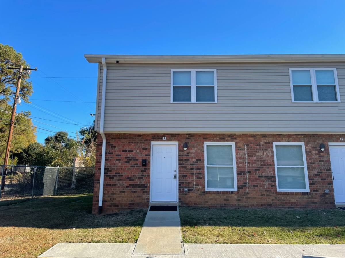 Apartment for rent at 2335 Carmine St, Charlotte, NC 28206