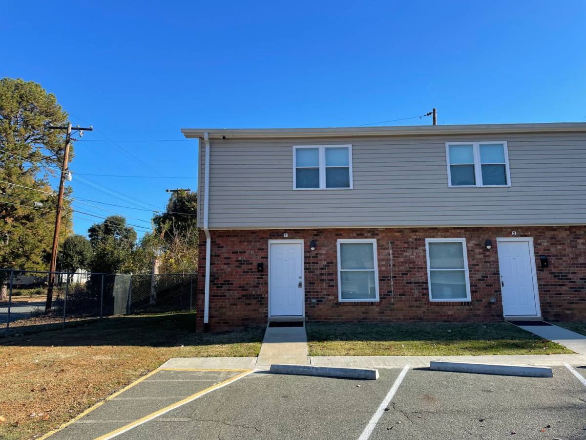 Apartment for rent at 2335 Carmine St, Charlotte, NC 28206