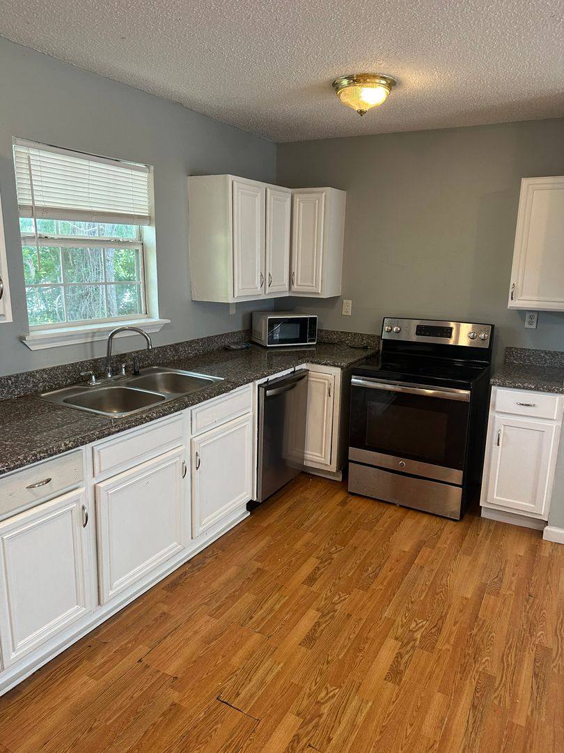 Apartment for rent at 8720 - 8722 Hickory St, New Orleans, LA 70118