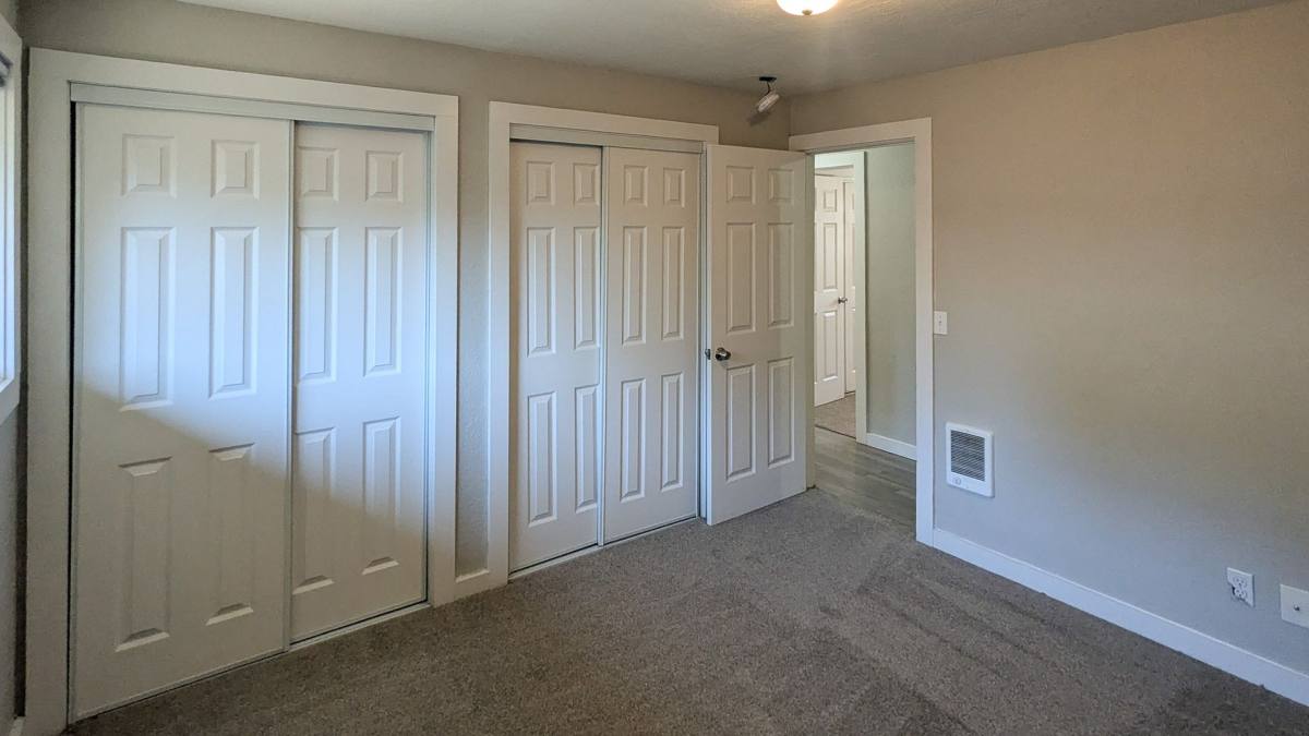 Apartment for rent at 861 Chemawa Rd N, Salem, OR 97303