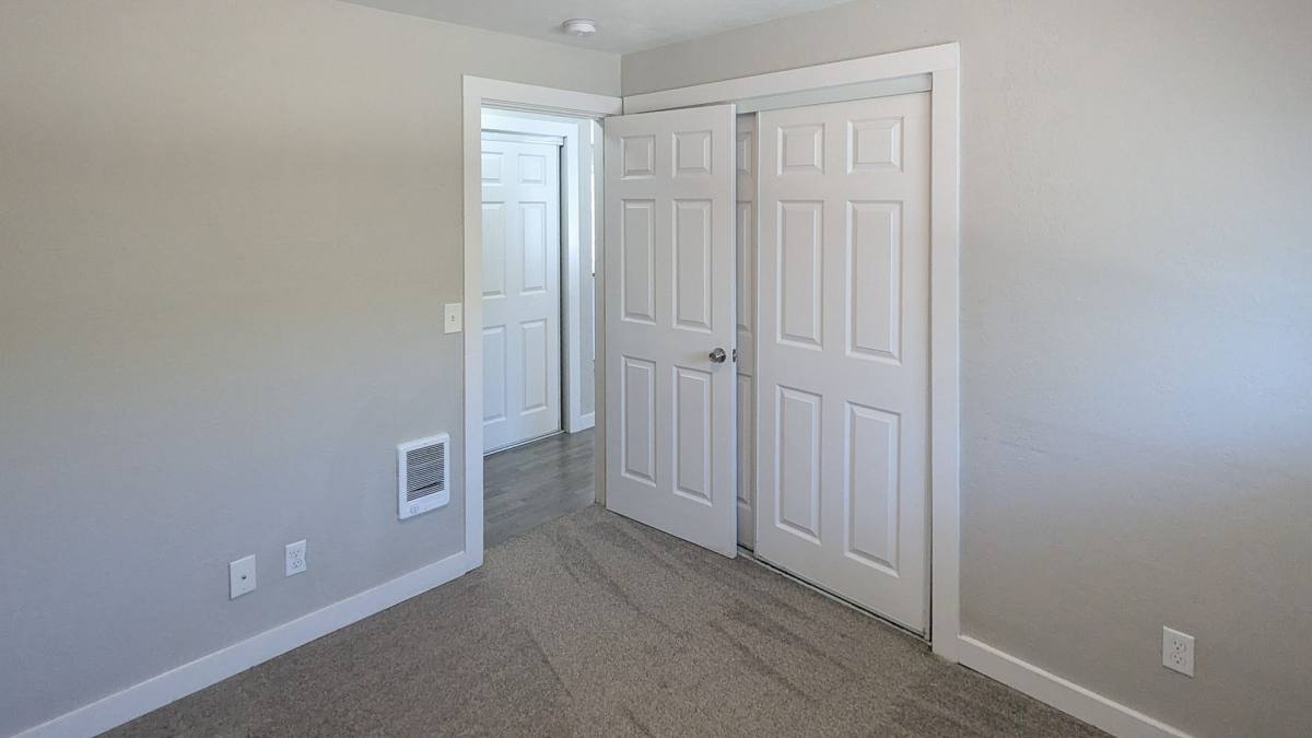 Apartment for rent at 861 Chemawa Rd N, Salem, OR 97303
