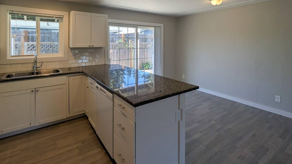 Apartment for rent at 861 Chemawa Rd N, Salem, OR 97303