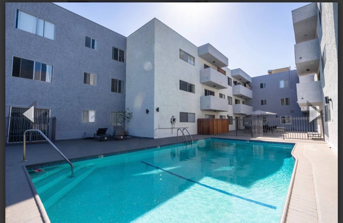 Apartment for rent at 616 N Sweetzer Ave, Los Angeles, CA 90048
