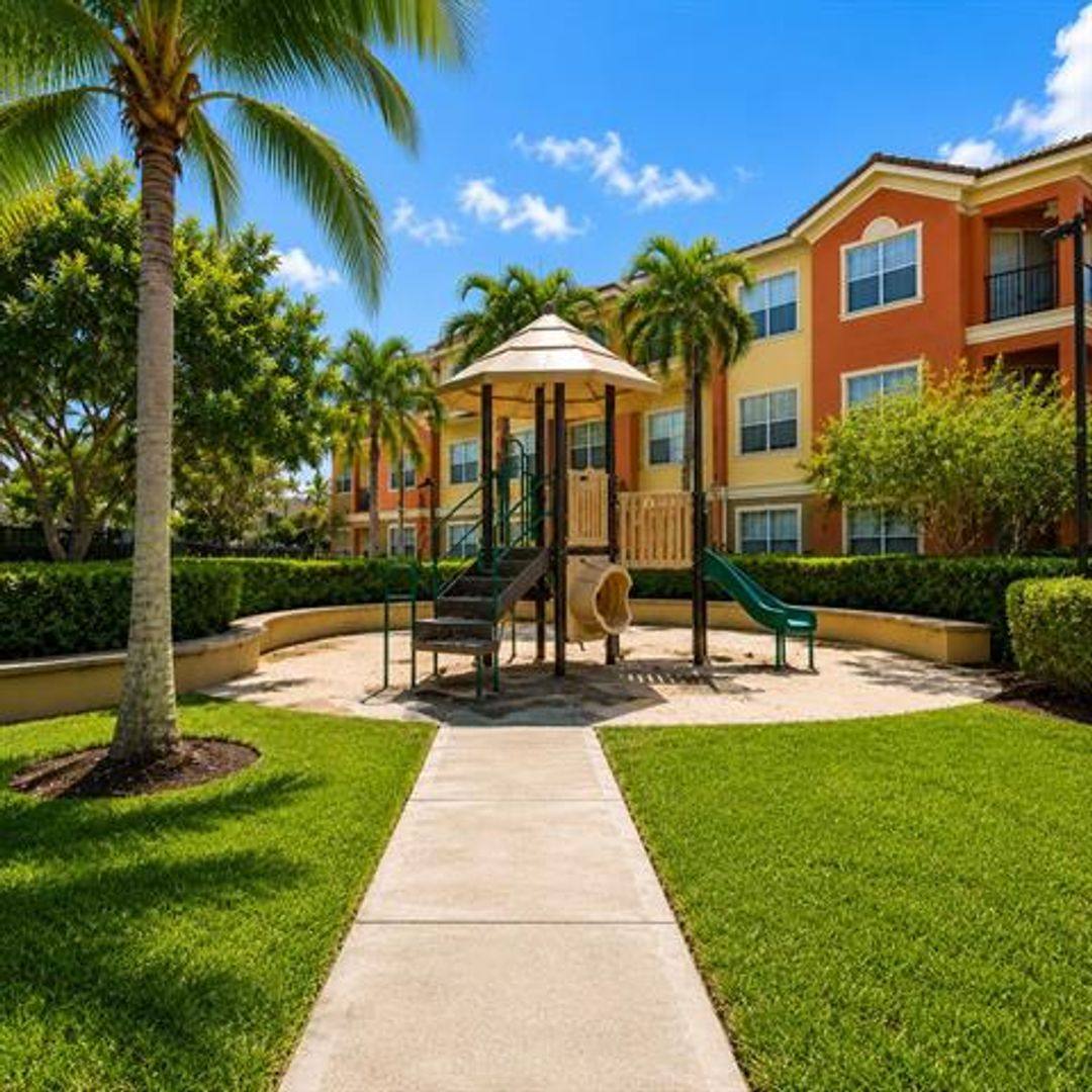 Apartment for rent at 4404 SW 160th Ave, Hollywood, FL 33027