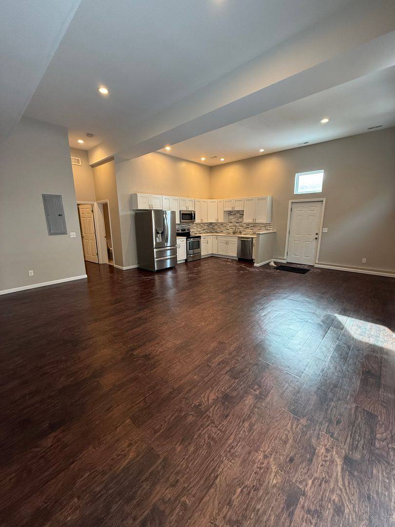 Apartment for rent at 3246 Lorain Ave, Cleveland, OH 44113