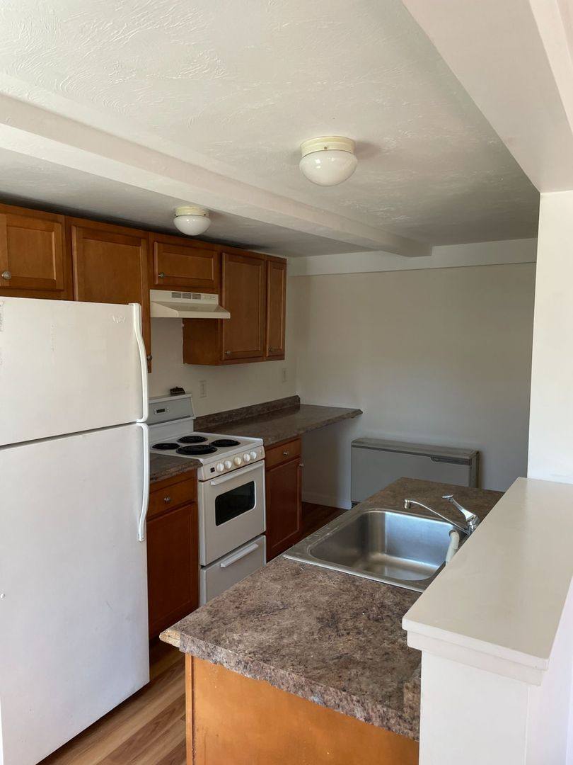 Apartment for rent at 576 Main St, Dennis Port, MA 02639